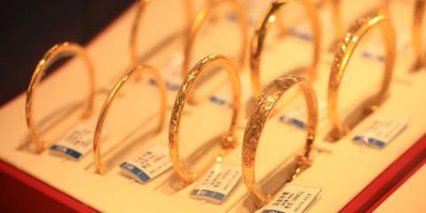 黃金市場(chǎng)再創(chuàng)新高 多家品牌境內(nèi)足金首飾零售價(jià)格突破666元/克